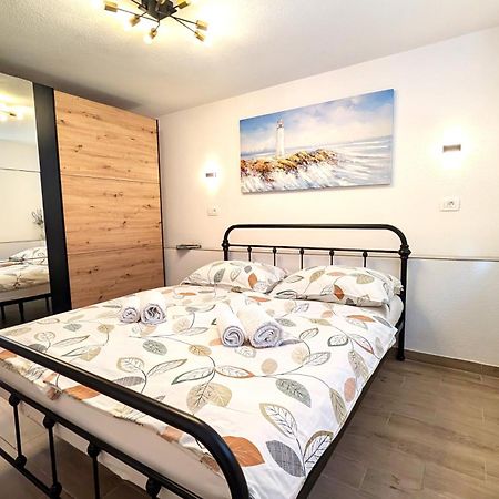 Modern 3Br Apartments In Zadar With Balcony Or Terrace, Free Parking & Ac Екстериор снимка